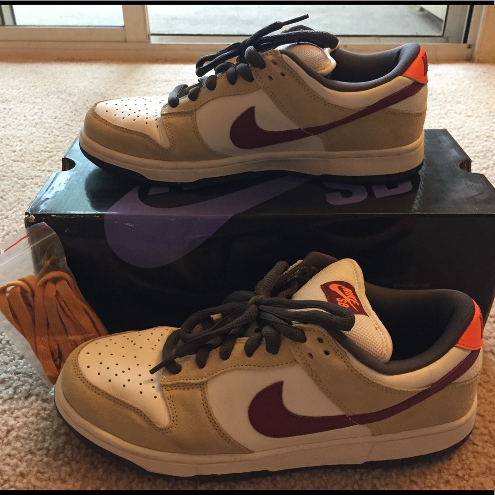 Men's Nike SB Dunk "Crimson"